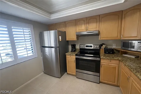 Property Slideshow image 3 of 21 | 11220 caravel cir 301, Fort Myers, FL, 33908