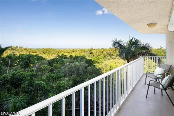 Property Slideshow image 2 of 15 | 5550 heron point dr 305, Naples, FL, 34108