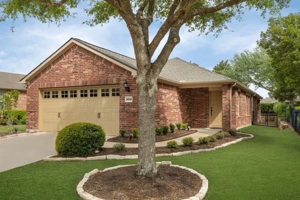 Property Slideshow image 3 of 49 | 1014 oleander way, Richmond, TX, 77469