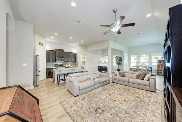 Property Slideshow image 2 of 40 | 4959 fiore trl, Round Rock, TX, 78665