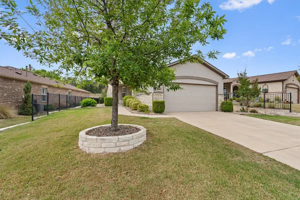 Property Slideshow image 3 of 29 | 820 salado creek ln, Georgetown, TX, 78633
