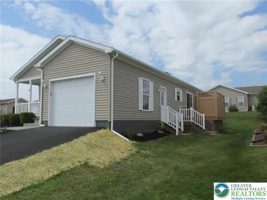 Property Slideshow image 2 of 25 | 3813 belcourt rd, Forks Twp, PA, 18040