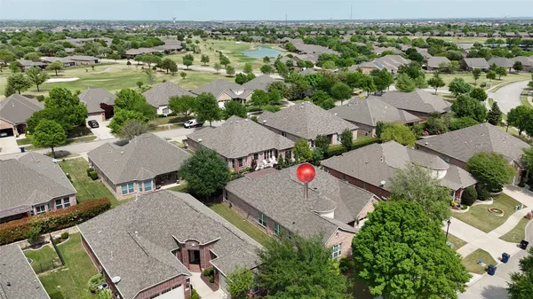 Property Slideshow image 3 of 40 | 7129 lake mead ct, Frisco, TX, 75036