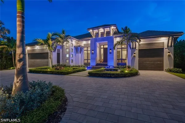 Property Slideshow image 2 of 24 | 210 bay pt, Naples, FL, 34103