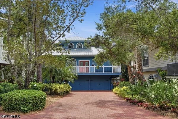 Property Slideshow image 3 of 50 | 3814 survey cir, Bonita Springs, FL, 34134