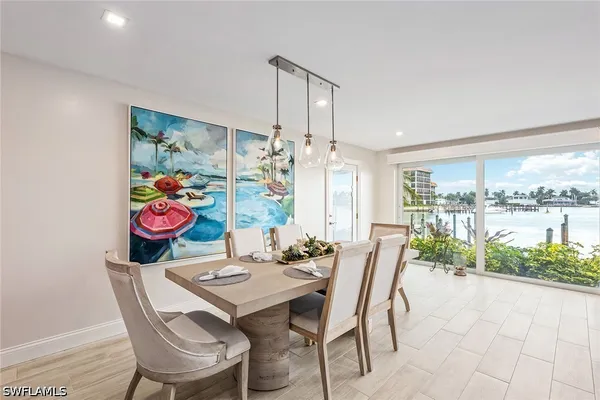 Property Slideshow image 3 of 27 | 2850 gulf shore blvd 102, Naples, FL, 34103