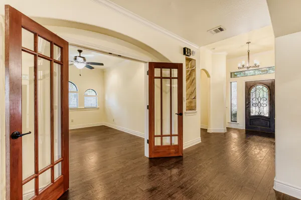 Property Slideshow image 3 of 23 | 501 caprock canyon trl, Georgetown, TX, 78633