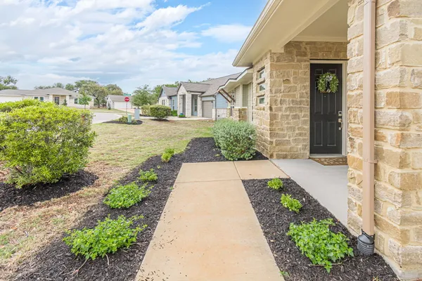 Property Slideshow image 3 of 35 | 109 sandbar dr 137, San Marcos, TX, 78666