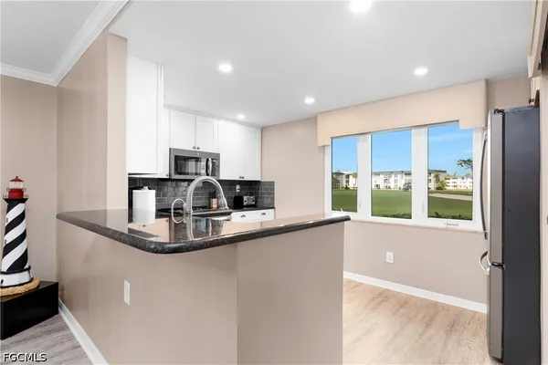 Property Slideshow image 2 of 18 | 6102 augusta dr 116, Fort Myers, FL, 33907