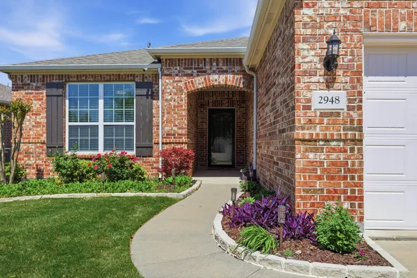 Property Slideshow image 3 of 30 | 2948 oyster bay dr, Frisco, TX, 75036