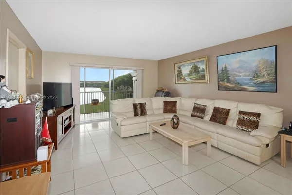 Property Slideshow image 3 of 31 | 1501 sw 134th way 212d, Pembroke Pines, FL, 33027