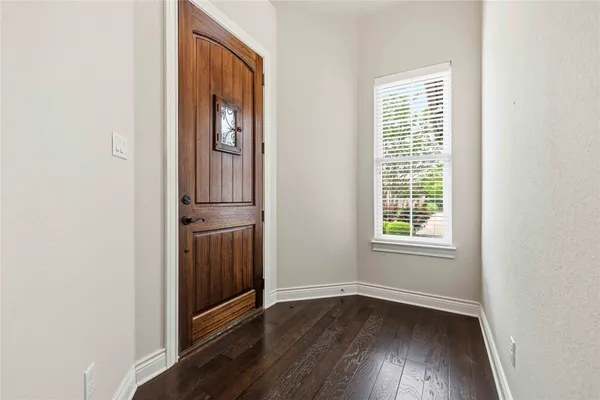 Property Slideshow image 3 of 29 | 204 delfino cir 42, Lakeway, TX, 78734