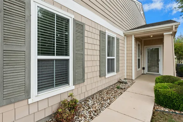 Property Slideshow image 3 of 36 | 104 honey creek trl, Georgetown, TX, 78633