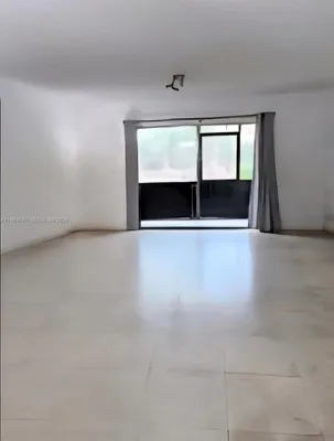 Property Slideshow image 3 of 26 | 900 sw 142nd ave 114l, Pembroke Pines, FL, 33027