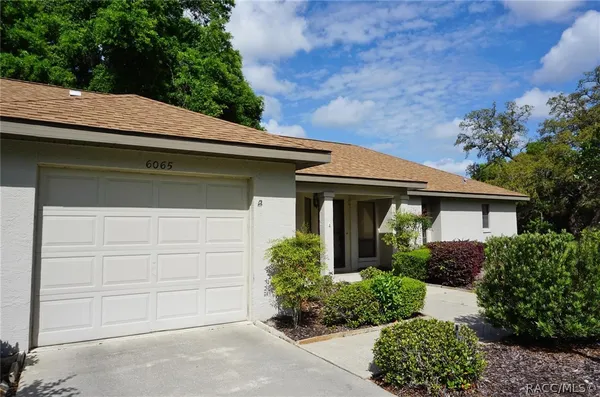 Property Slideshow image 2 of 57 | 6065 w croyden cir, Crystal River, FL, 34429