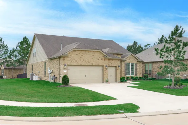 Property Slideshow image 3 of 49 | 230 connemara dr, The Woodlands, TX, 77382