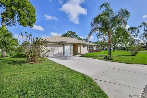 Property Slideshow image 2 of 52 | 6347 darien way, Spring Hill, FL, 34606
