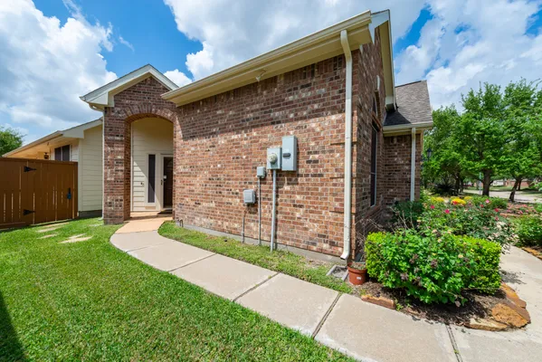 Property Slideshow image 2 of 23 | 5330 lantana creek ct, Katy, TX, 77494