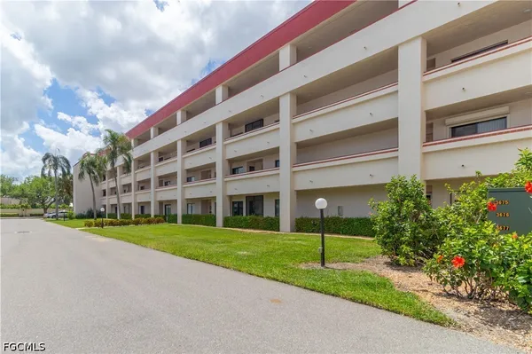 Property Slideshow image 3 of 31 | 1781 pebble beach dr 410, Fort Myers, FL, 33907