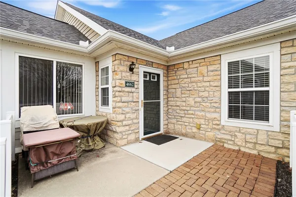 Property Slideshow image 3 of 33 | 4662 cobblestone dr, Tipp City, OH, 45371