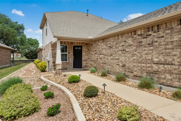 Property Slideshow image 2 of 40 | 407 fannin ct, Georgetown, TX, 78633