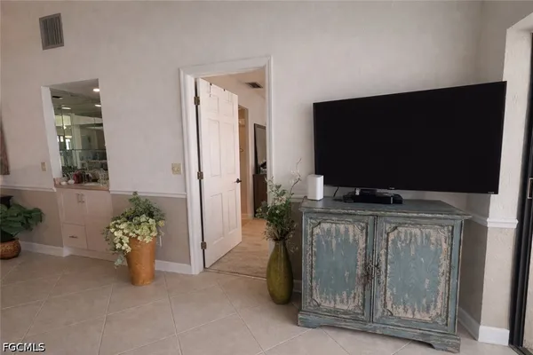 Property Slideshow image 3 of 20 | 11537 caravel cir 3240, Fort Myers, FL, 33908