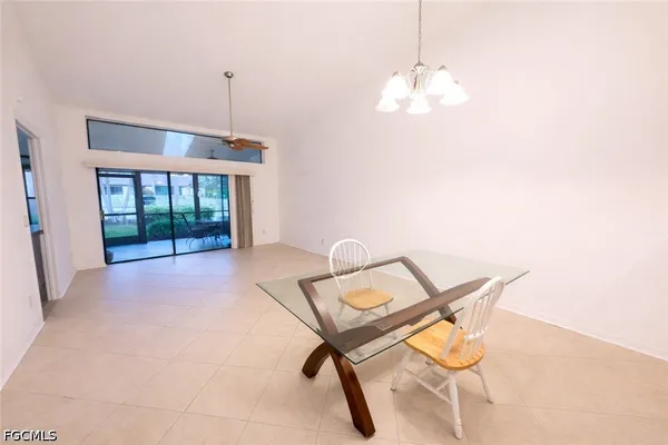 Property Slideshow image 3 of 21 | 11471 caravel cir 3204, Fort Myers, FL, 33908