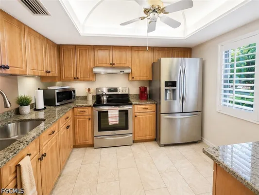Property Slideshow image 3 of 19 | 11610 caravel cir 108, Fort Myers, FL, 33908