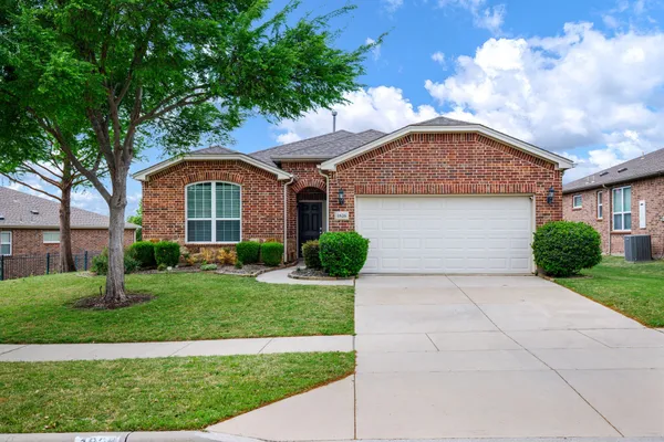 Property Slideshow image 2 of 37 | 1826 windy hill dr, Frisco, TX, 75036