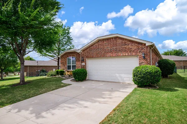 Property Slideshow image 3 of 37 | 1826 windy hill dr, Frisco, TX, 75036