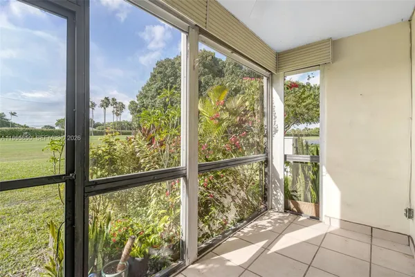 Property Slideshow image 2 of 31 | 9820 s hollybrook lake dr 106, Pembroke Pines, FL, 33025