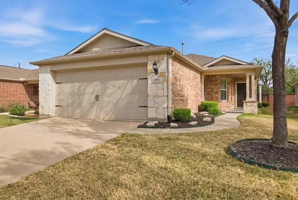 Property Slideshow image 2 of 37 | 2490 honeybee ln, Frisco, TX, 75036