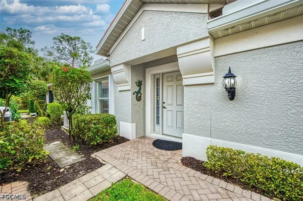 Property Slideshow image 3 of 49 | 9521 hemingway ln, Fort Myers, FL, 33913