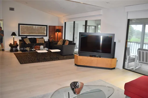 Property Slideshow image 2 of 19 | 71 eastgate dr d, Boynton Beach, FL, 33436