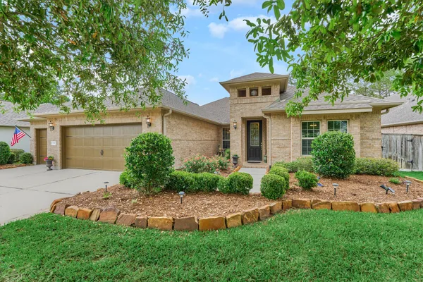 Property Slideshow image 2 of 50 | 11 s sandbells park ln, Montgomery, TX, 77316
