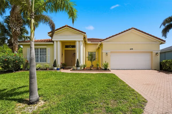 Property Slideshow image 3 of 58 | 608 sw chesapeake ct, Port St Lucie, FL, 34986