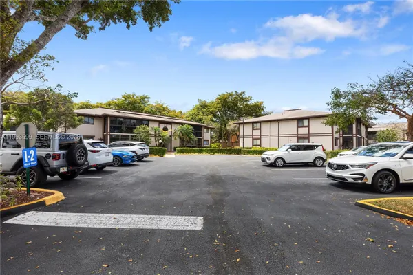 Property Slideshow image 3 of 28 | 9660 s belfort cir 207, Tamarac, FL, 33321