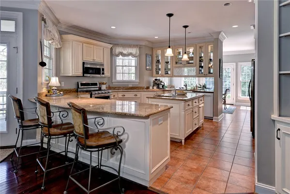 Property Slideshow image 3 of 50 | 151 fords colony dr, Williamsburg, VA, 23188
