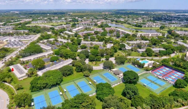 Property Slideshow image 3 of 20 | 2703 nassau bnd e2, Coconut Creek, FL, 33066