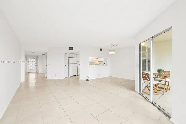 Property Slideshow image 3 of 31 | 901 sw 128th ave 212e, Pembroke Pines, FL, 33027