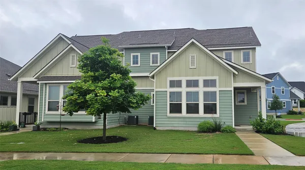 Property Slideshow image 2 of 25 | 109 harborside dr 101, San Marcos, TX, 78666