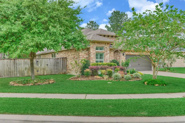 Property Slideshow image 2 of 46 | 126 bellardia ct, Montgomery, TX, 77316