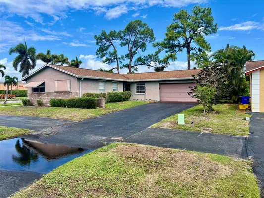 Property Slideshow image 2 of 14 | 7275 pine manor dr, Lake Worth, FL, 33467