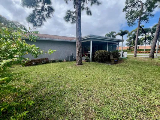 Property Slideshow image 3 of 14 | 7275 pine manor dr, Lake Worth, FL, 33467