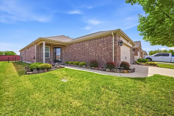 Property Slideshow image 3 of 26 | 8948 oyster lndg, Frisco, TX, 75036