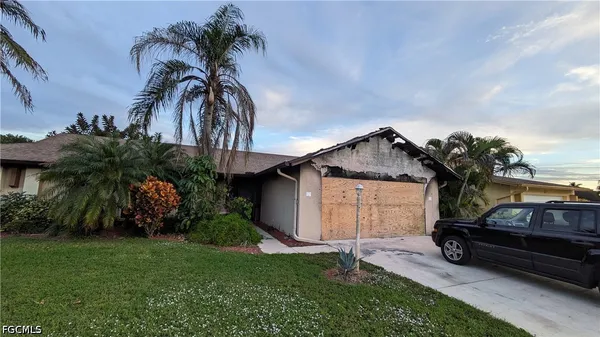 Property Slideshow image 2 of 4 | 104 fleur de lis ln, Naples, FL, 34112