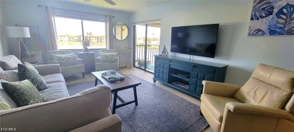 Property Slideshow image 3 of 40 | 11250 caravel cir 306, Fort Myers, FL, 33908