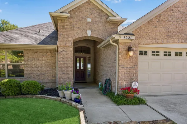 Property Slideshow image 3 of 36 | 9221 perimeter st, Denton, TX, 76207