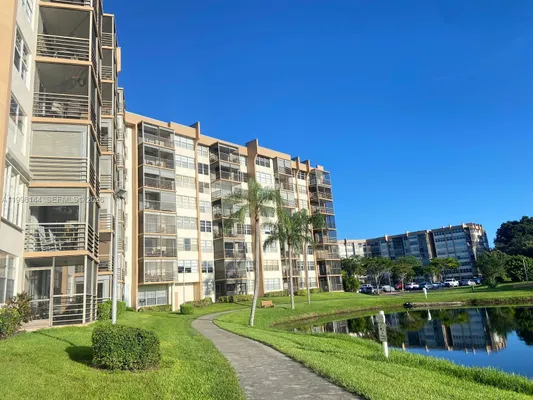 Property Slideshow image 2 of 25 | 1200 saint charles pl 321, Pembroke Pines, FL, 33026