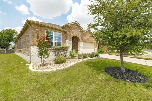 Property Slideshow image 2 of 37 | 203 longview ln, Georgetown, TX, 78633
